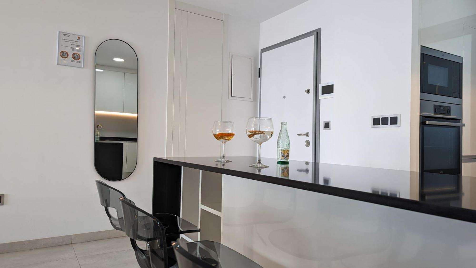 Sunset Waves Luxury Apartment Benidorm Bagian luar foto