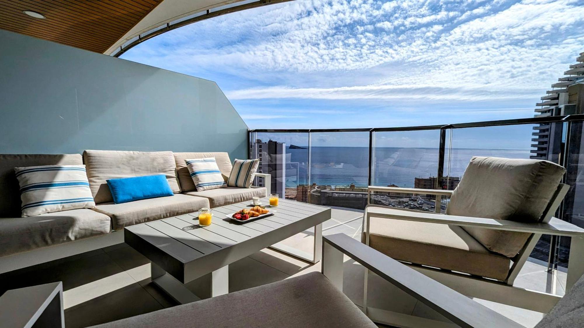 Sunset Waves Luxury Apartment Benidorm Bagian luar foto