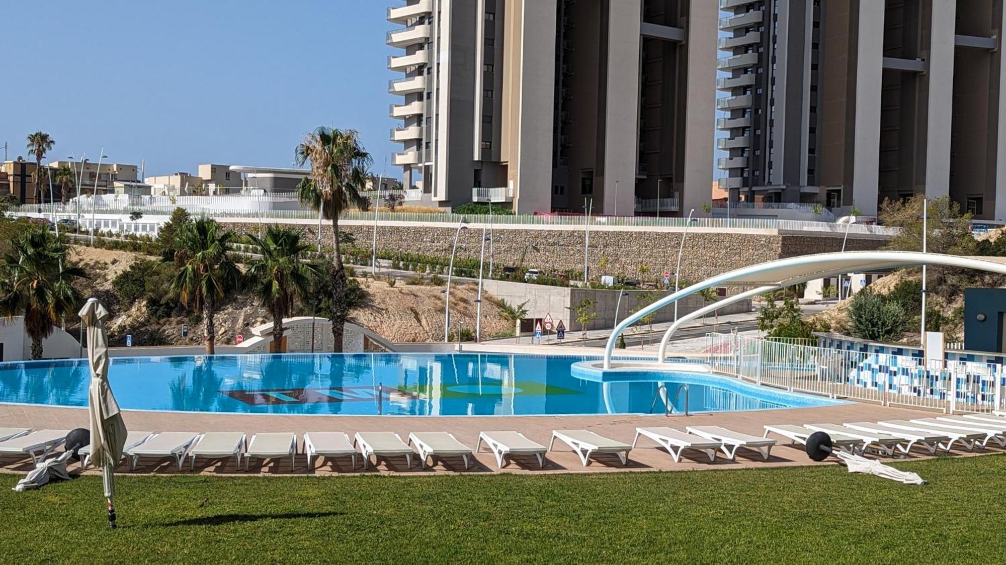 Sunset Waves Luxury Apartment Benidorm Bagian luar foto