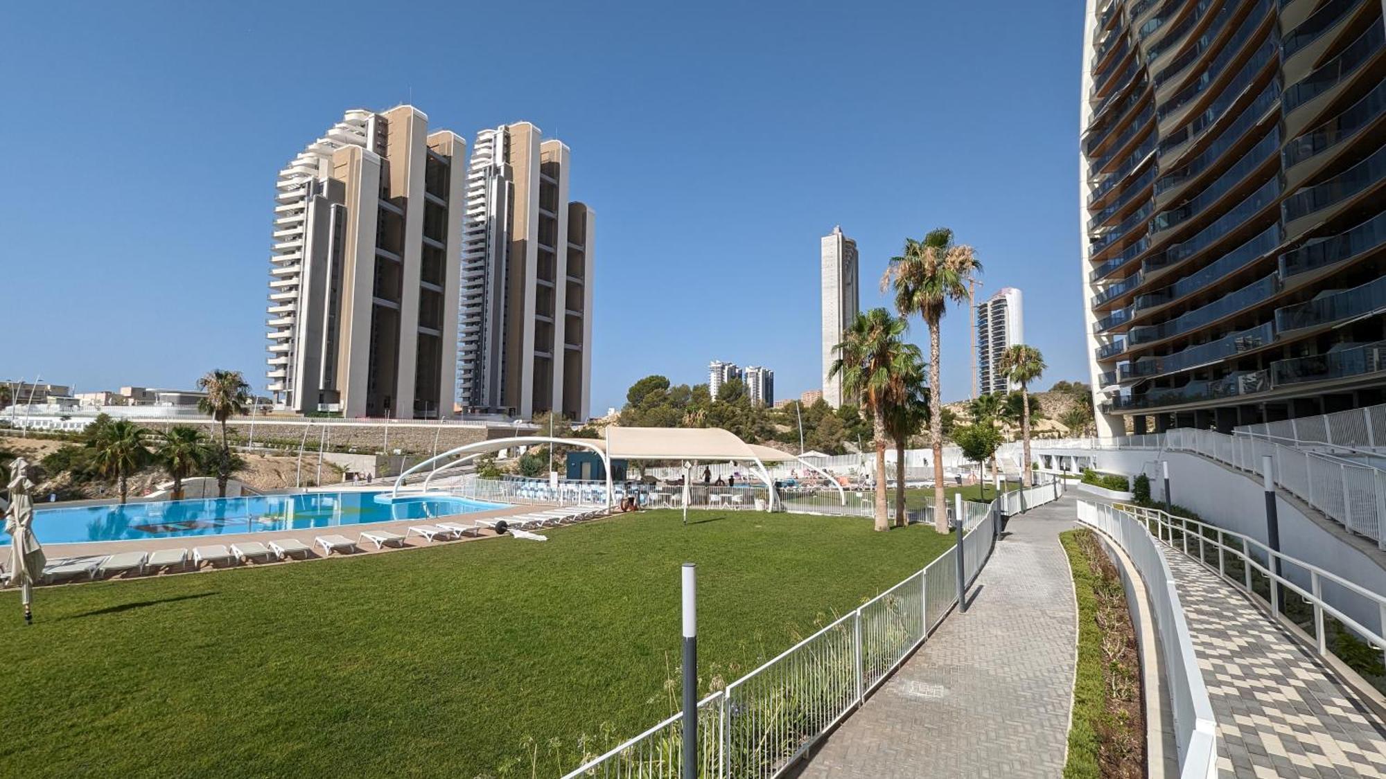Sunset Waves Luxury Apartment Benidorm Bagian luar foto