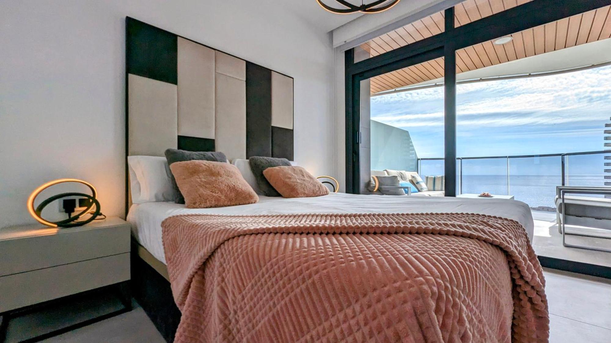 Sunset Waves Luxury Apartment Benidorm Bagian luar foto